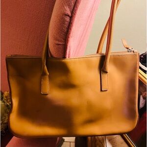 Vintage Florentine leather shoulder bag in butterscotch color-elegant-rare find